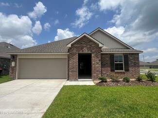 213 Cedar Peak Ln, Lafayette, LA 70501