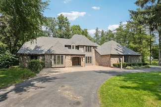 984 W Highland Ave, Elgin, IL 60123