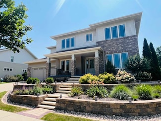 703 N Meadowbrook Ln, Waunakee, WI 53597