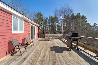 77 Holmes Rd, Barnstead, NH 03225