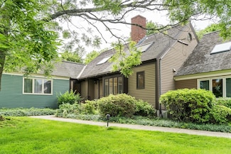 88 Potter Pond Unit 88, Lexington, MA 02421