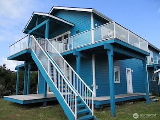940 S Sand Dune Ave SW, Ocean Shores, WA 98569
