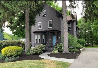 293 Woburn St Unit 1, Reading, MA 01867