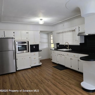832 Throop St, Scranton, PA 18519