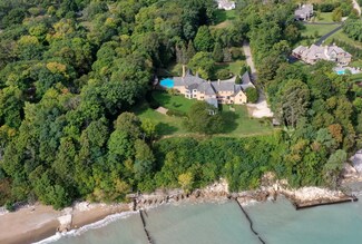 1 Moffett Rd, Lake Bluff, IL 60044