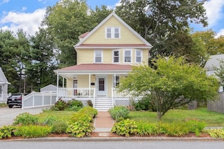 584 Hunnewell St, Needham Heights, MA 02494