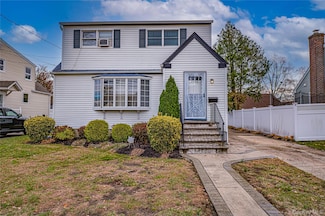 2465 Woodland Ave, Wantagh, NY 11793