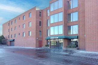 1S045 Spring Rd Unit 3F, Oakbrook Terrace, IL 60181