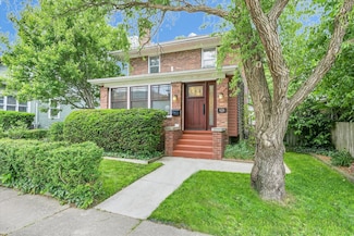 606 S Cedar St, Urbana, IL 61801