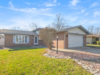2651 Christina Dr, Lansing, IL 60438