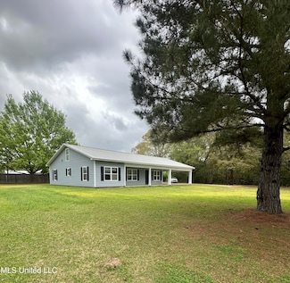 5429 Lois Twins Rd, Moss Point, MS 39562