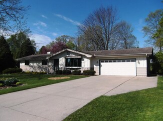 N8367 Swansea Dr, Ixonia, WI 53036