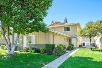 486 W Alamos Ave Unit 3, Clovis, CA 93612
