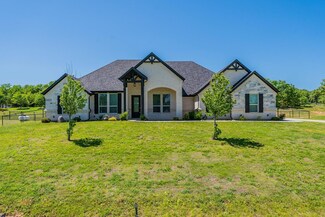 3017 Fossil Oaks Dr, Azle, TX 76020