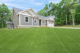 101 Matthius Ln, Charlestown, RI 02813