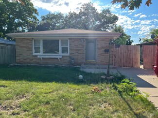2519 Linden Ave, Waukegan, IL 60087