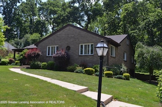 408 Whitehills Dr, East Lansing, MI 48823