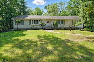 53 Hershey Rd, Wayne, NJ 07470