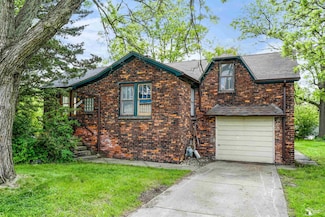 5650 Sylvia St, Dearborn Heights, MI 48125