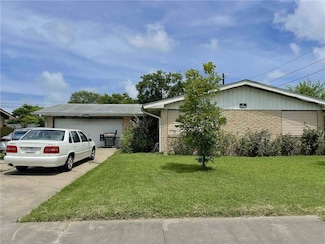 1318 Meadowlane Dr, Corpus Christi, TX 78412
