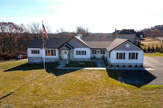 27 Sterling Dr, Sussex, NJ 07461