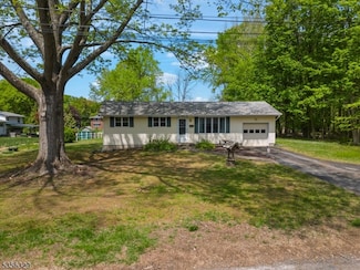 101 Stadelman Ave, Belvidere, NJ 07823
