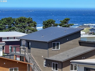 30403 Sawyer Way, Gold Beach, OR 97444