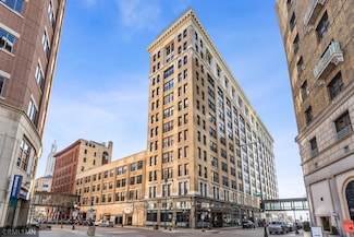 350 Saint Peter St Unit 504, Saint Paul, MN 55102