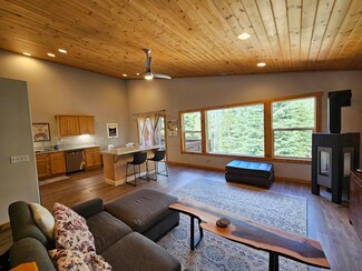 11319 Northwoods Blvd Unit 4, Truckee, CA 96161