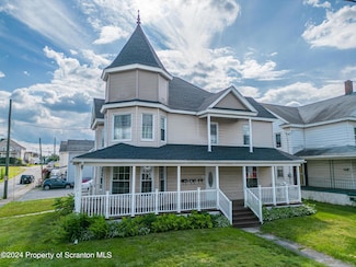 452 W 8th St, Wyoming, PA 18644