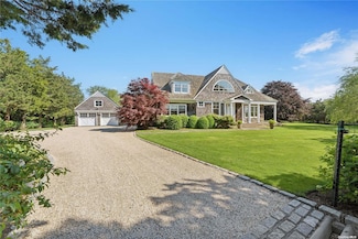 4 Niamogue Ln, Quogue, NY 11959