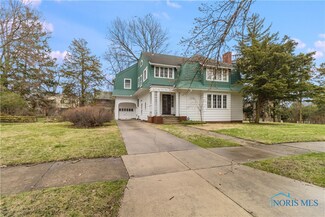 2734 Inwood Dr, Toledo, OH 43606