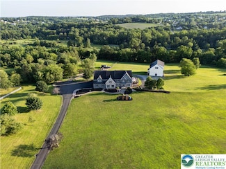 911 Gove Rd, Nazareth, PA 18064