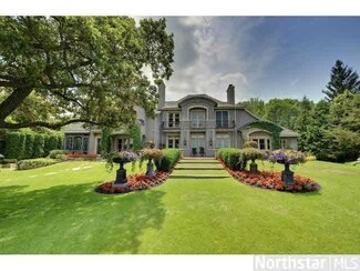 2800 Stone Arch Rd, Wayzata, MN 55391
