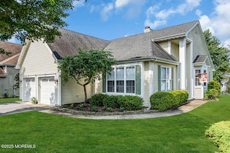 7 Woodlake Ct, Barnegat, NJ 08005