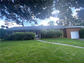 945 Brodhead Rd, Coraopolis, PA 15108