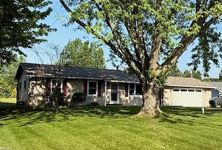 856 Meadow Dr, Traverse City, MI 49685