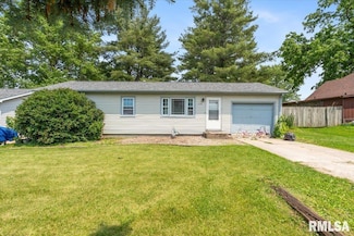 1019 13th St, Silvis, IL 61282