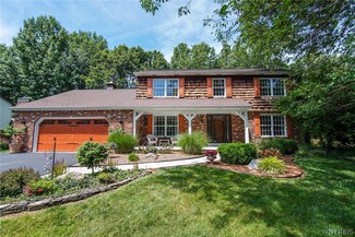 8240 Clarherst Dr, East Amherst, NY 14051