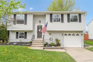 155 Oakhill Dr, Hamburg, NY 14075