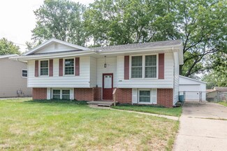 3200 E 41st Ct, Des Moines, IA 50317