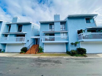 8271 Caminito Modena, La Jolla, CA 92037