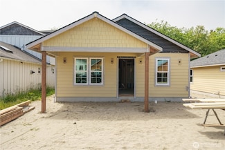 117 7th St SW, Long Beach, WA 98631