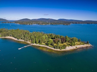 82 Common Ln, Southwest Harbor, ME 04679