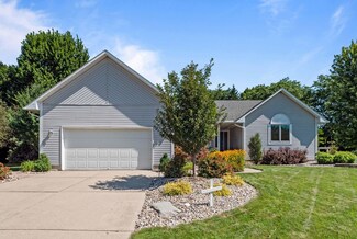 5447 Green Bank Dr, Grand Blanc, MI 48439