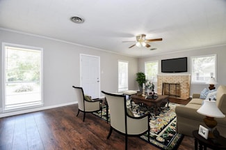 1225 Kirsten St, La Marque, TX 77568