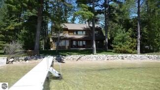 2288 N Manitou Trail W, Leland, MI 49654