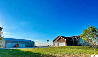 61032 732 Rd, Sterling, NE 68443