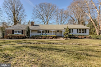 110 Johnstone Dr, Pennington, NJ 08534
