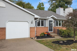 622 Woodland Knolls Rd, Germantown Hills, IL 61548